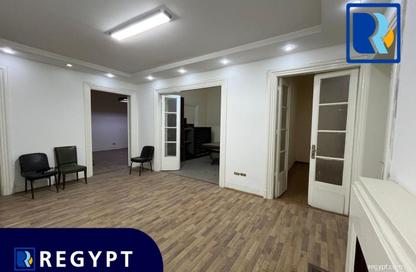 مساحات مكتبية - استوديو - 2 حمامات للايجار في شارع يحيي ابراهيم - الزمالك - القاهرة