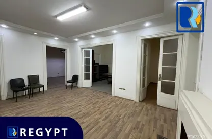 مساحات مكتبية - 5 غرف نوم - 2 حمامات للايجار في شارع يحيي ابراهيم - الزمالك - القاهرة