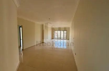 شقة - 3 غرف نوم - 3 حمامات للايجار في مدينة وصال - كمبوندات الشروق - مدينة الشروق - القاهرة