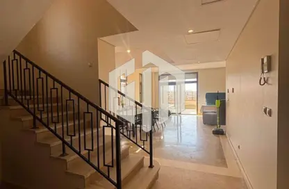 فيلا - 6 غرف نوم - 5 حمامات للايجار في ترينسيا - اب تاون كايرو - المقطم - القاهرة