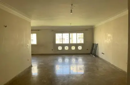 Apartment - 3 Bedrooms - 3 Bathrooms for rent in Zahraa El Maadi - Hay El Maadi - Cairo