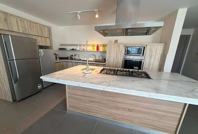 98010470 - Property Image 3