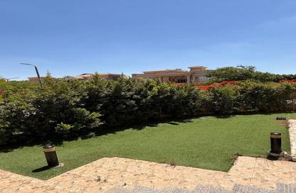 Villa - 6 Bedrooms - 5 Bathrooms for sale in Mena Garden City - Al Motamayez District - 6 October City - Giza