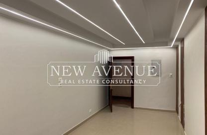 Office Space - 7 Bedrooms - 1 Bathroom for rent in Suez Road - New Cairo City - Cairo