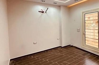Apartment - 4 Bedrooms - 2 Bathrooms for sale in South Lotus - El Lotus - New Cairo City - Cairo
