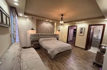 شقة - 3 غرف نوم - 2 حمامات للبيع في شارع النزهة - الحي الخامس عشر - الشيخ زايد - الجيزة