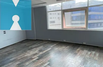 مساحات مكتبية - 4 غرف نوم - 1 حمام للايجار في كارجو مول - شارع الشباب - الشيخ زايد - الجيزة