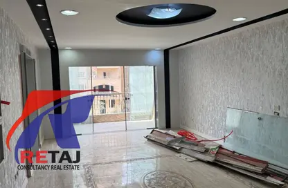 شقة - 3 غرف نوم - 2 حمامات للايجار في شارع احمد الزمر - المنطقة التاسعة - مدينة نصر - القاهرة