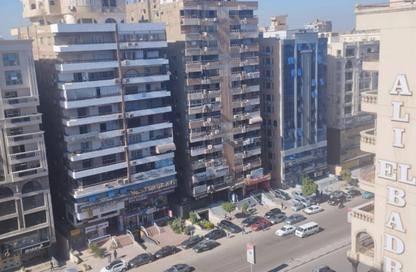 شقة - 3 غرف نوم - 1 حمام للبيع في شارع مكرم عبيد - المنطقة السادسة - مدينة نصر - القاهرة