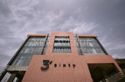 Retail - Studio - 2 Bathrooms for sale in Three Sixty - 5th Settlement Compounds - The 5th Settlement - New Cairo City - Cairo
