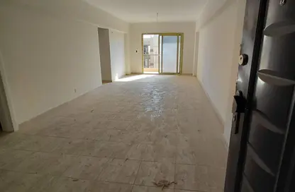 Apartment - 3 Bedrooms - 3 Bathrooms for sale in Capital East - Nasr City Compounds - Nasr City - Cairo