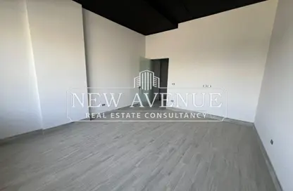 Office Space - 3 Bedrooms - 1 Bathroom for rent in Lake View Residence - 5th Settlement Compounds - The 5th Settlement - New Cairo City - Cairo