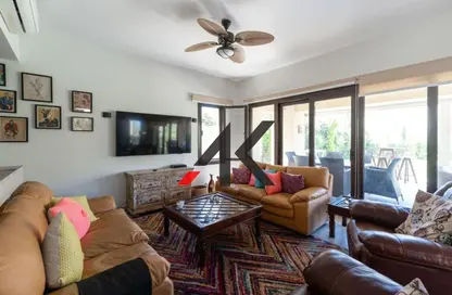 فيلا - 5 غرف نوم - 4 حمامات للايجار في مراسي - سيدي عبد الرحمن - الساحل الشمالي