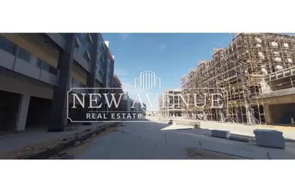 Retail - Studio - 3 Bathrooms for sale in Three Sixty - 5th Settlement Compounds - The 5th Settlement - New Cairo City - Cairo
