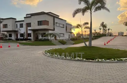 Townhouse - 4 Bedrooms - 4 Bathrooms for sale in Azzar - 5th Settlement Compounds - The 5th Settlement - New Cairo City - Cairo