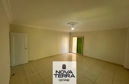 Apartment - 3 Bedrooms - 2 Bathrooms for rent in 10th District - Sheikh Zayed City - Giza