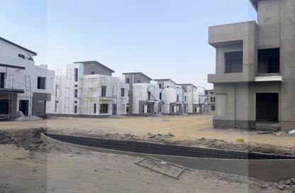 Townhouse - 4 Bedrooms - 4 Bathrooms for sale in Lake West - Sheikh Zayed Compounds - Sheikh Zayed City - Giza Townhouse - 4 Bedrooms - 4 Bathrooms for sale in Lake West - Sheikh Zayed Compounds - Sheikh Zayed City - Giza