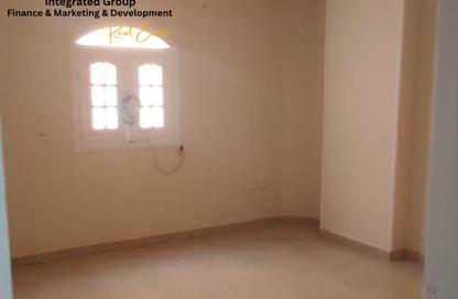 Whole Building - 7+ Bedrooms - 6 Bathrooms for sale in Ganoub Al Ahia' - Al Wahat Road - 6 October City - Giza