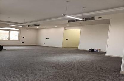 Half Floor - Studio - 4 Bathrooms for rent in El Banafseg 8 - El Banafseg - New Cairo City - Cairo