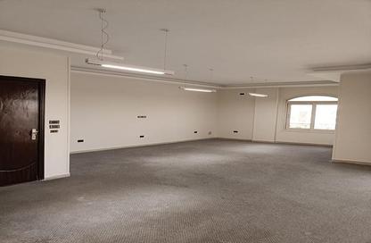 Half Floor - Studio - 4 Bathrooms for rent in El Banafseg 8 - El Banafseg - New Cairo City - Cairo