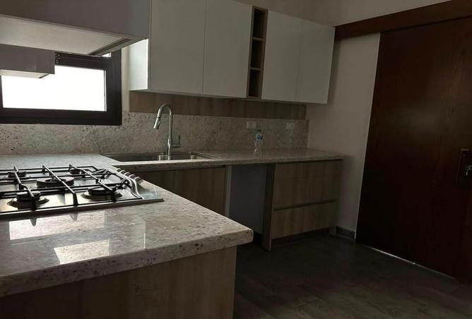 98838505 - Property Image 3