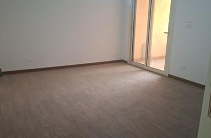 Apartment - 3 Bedrooms - 2 Bathrooms for sale in Cornish El Nile St. - Maadi - Hay El Maadi - Cairo