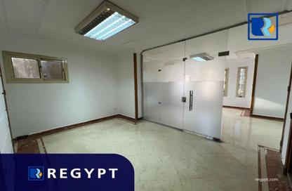 Office Space - 4 Bedrooms - 1 Bathroom for rent in Al Nasr St. - El Laselky - New Maadi - Hay El Maadi - Cairo