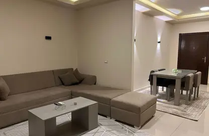 شقة - 1 حمام للايجار في فيلدج جيت - المستثمرين الجنوبية - مدينة القاهرة الجديدة - القاهرة شقة - 1 حمام للايجار في فيلدج جيت - المستثمرين الجنوبية - مدينة القاهرة الجديدة - القاهرة