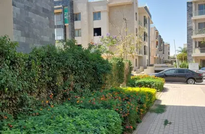 Apartment - 2 Bedrooms - 2 Bathrooms for sale in Galleria Residences - South Investors Area - New Cairo City - Cairo