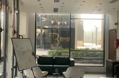 مساحات مكتبية - 3 غرف نوم - 2 حمامات للايجار في ديستريكت 5 - كمبوندات التجمع الخامس - التجمع الخامس - مدينة القاهرة الجديدة - القاهرة