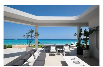 فيلا - 4 غرف نوم - 5 حمامات للبيع في بيت البحر - سيدي حنيش - الساحل الشمالي