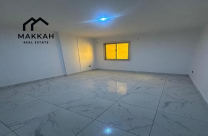 Apartment - 2 Bedrooms - 1 Bathroom for rent in Salah Salem St. - Roxy - Heliopolis - Masr El Gedida - Cairo