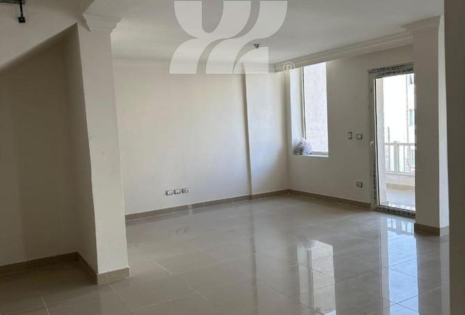 74027397 - Property Main Image
