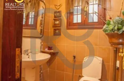 فيلا - 8 غرف نوم - 8 حمامات للبيع في الهرم - حي الهرم - الجيزة