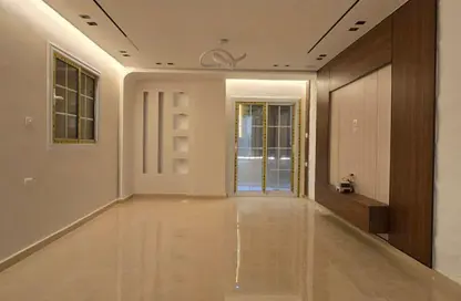 شقة - 3 غرف نوم - 2 حمامات للبيع في البوابة الثالثة القديمة - خفرع - حدائق الاهرام - الجيزة