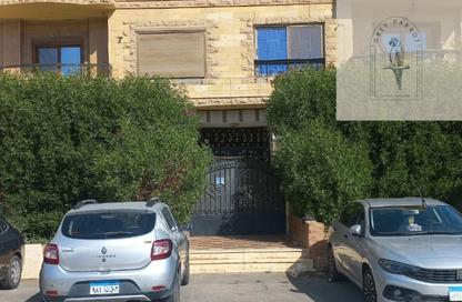 Apartment - 3 Bedrooms - 2 Bathrooms for sale in Doctor Ahmed Okasha St. - El Banafseg 6 - El Banafseg - New Cairo City - Cairo