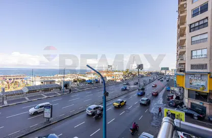 شقة - 3 غرف نوم - 5 حمامات للبيع في سابا باشا - حي شرق - الاسكندرية