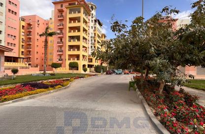 Apartment - 3 Bedrooms - 3 Bathrooms for sale in Dream Land St. - Dream Land - Al Wahat Road - 6 October City - Giza