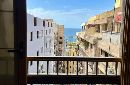 شقة - 3 غرف نوم - 3 حمامات للبيع في سان ستيفانو - حي شرق - الاسكندرية