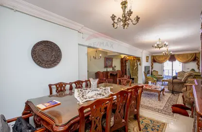 Apartment - 3 Bedrooms - 2 Bathrooms for sale in Al Fath St. - Janaklees - Hay Sharq - Alexandria
