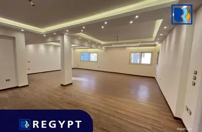Apartment - 3 Bedrooms - 3 Bathrooms for rent in Mohamed Mazhar St. - Zamalek - Cairo