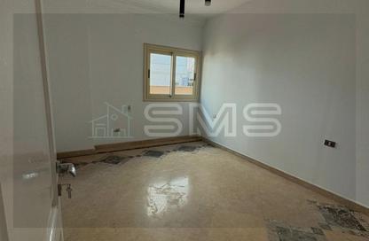 Apartment - 3 Bedrooms - 2 Bathrooms for rent in Doctor Yassin Abdel Ghaffar St. - Area C - Ganoob El Acadimia - New Cairo City - Cairo