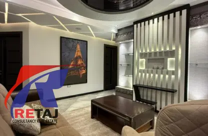 شقة - 3 غرف نوم - 3 حمامات للايجار في شارع الطيران - رابعة العدوية - مدينة نصر - القاهرة