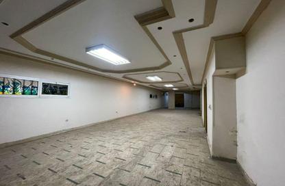 Shop - Studio - 2 Bathrooms for rent in Mohamed Mazhar St. - Zamalek - Cairo