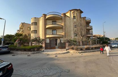 Villa - 7+ Bedrooms - 7+ Bathrooms for sale in District 5 - 5th Settlement Compounds - The 5th Settlement - New Cairo City - Cairo