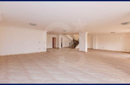 Apartment - 4 Bedrooms - 5 Bathrooms for sale in Al Farek Ismail Srhank St. - Laurent - Hay Sharq - Alexandria