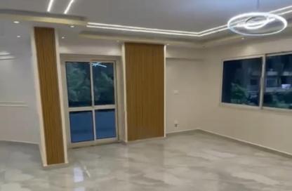 Apartment - 3 Bedrooms - 2 Bathrooms for sale in Helmy Abd Al Aty St. - 8th Zone - Nasr City - Cairo
