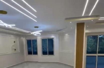 Apartment - 3 Bedrooms - 2 Bathrooms for sale in Helmy Abd Al Aty St. - 8th Zone - Nasr City - Cairo