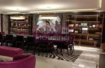 Apartment - 5 Bedrooms - 5 Bathrooms for rent in Zamalek - Cairo