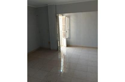 Apartment - 2 Bedrooms - 1 Bathroom for sale in Al Sheikh Ahmed Elsawy St. - 6th Zone - Nasr City - Cairo